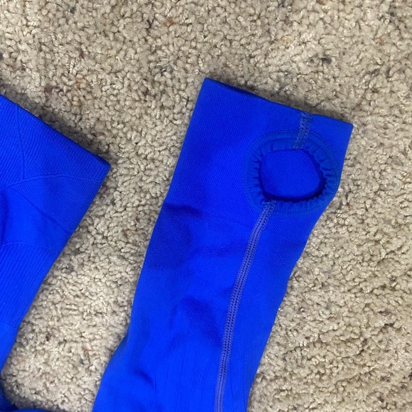Women’s Seamless Compression Crop Top Blue Long Sleeve Thumb Hole Athletic Gym M - Picture 2 of 7